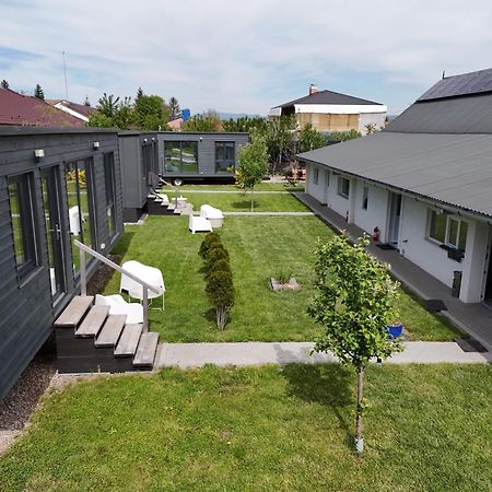 Tiny Campus Villa Targu Secuiesc Bagian luar foto