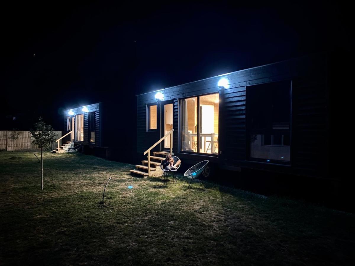 Tiny Campus Villa Targu Secuiesc Bagian luar foto