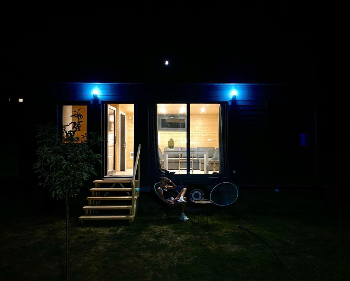 Tiny Campus Villa Targu Secuiesc Bagian luar foto