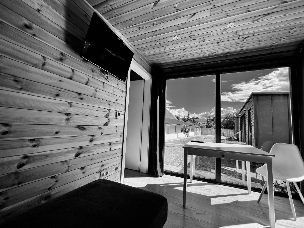 Tiny Campus Villa Targu Secuiesc Bagian luar foto