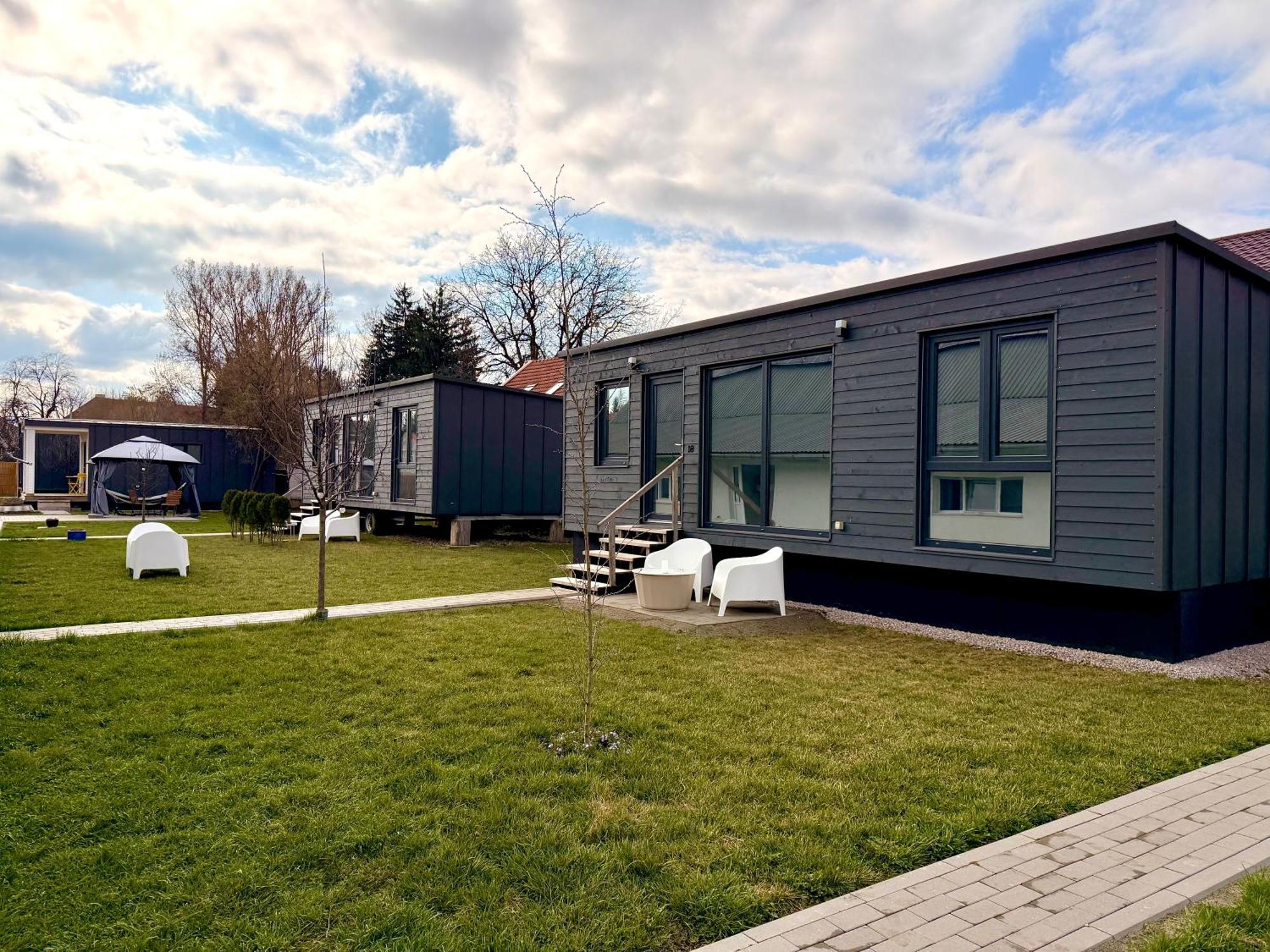 Tiny Campus Villa Targu Secuiesc Bagian luar foto